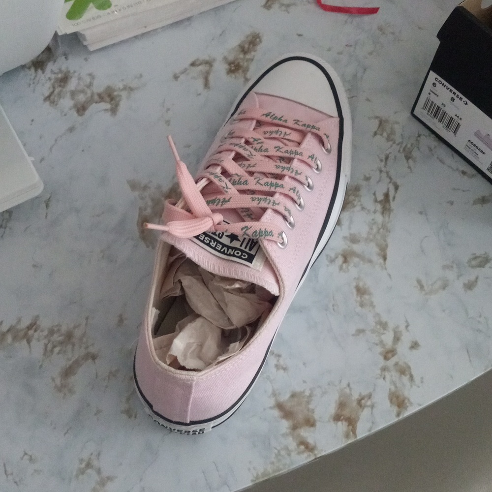 Converse Pink Low-Top Sneakers NWT - Picture 7 of 7
